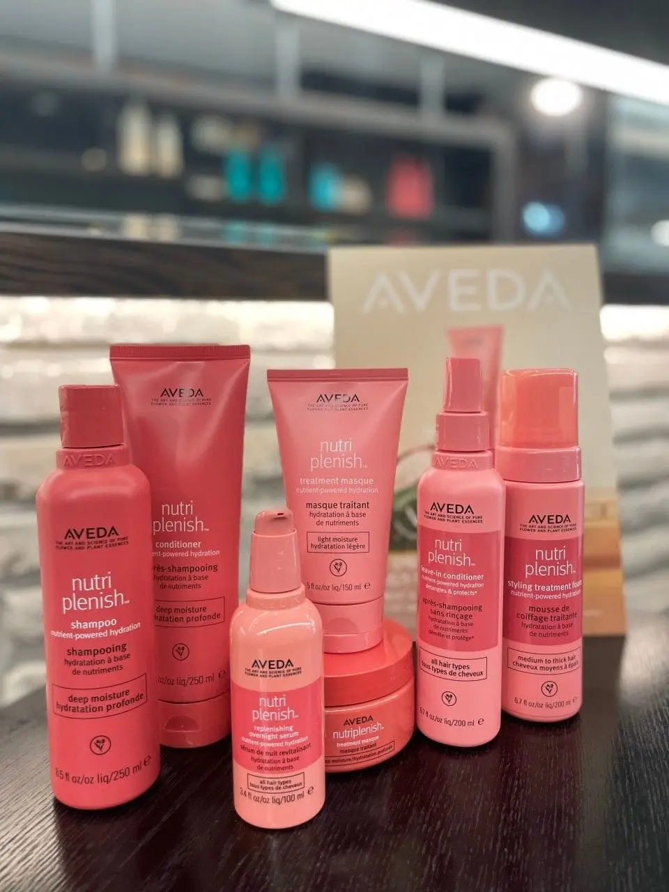 AVEDA 뉴트리플레니시 헤어 제품 진열